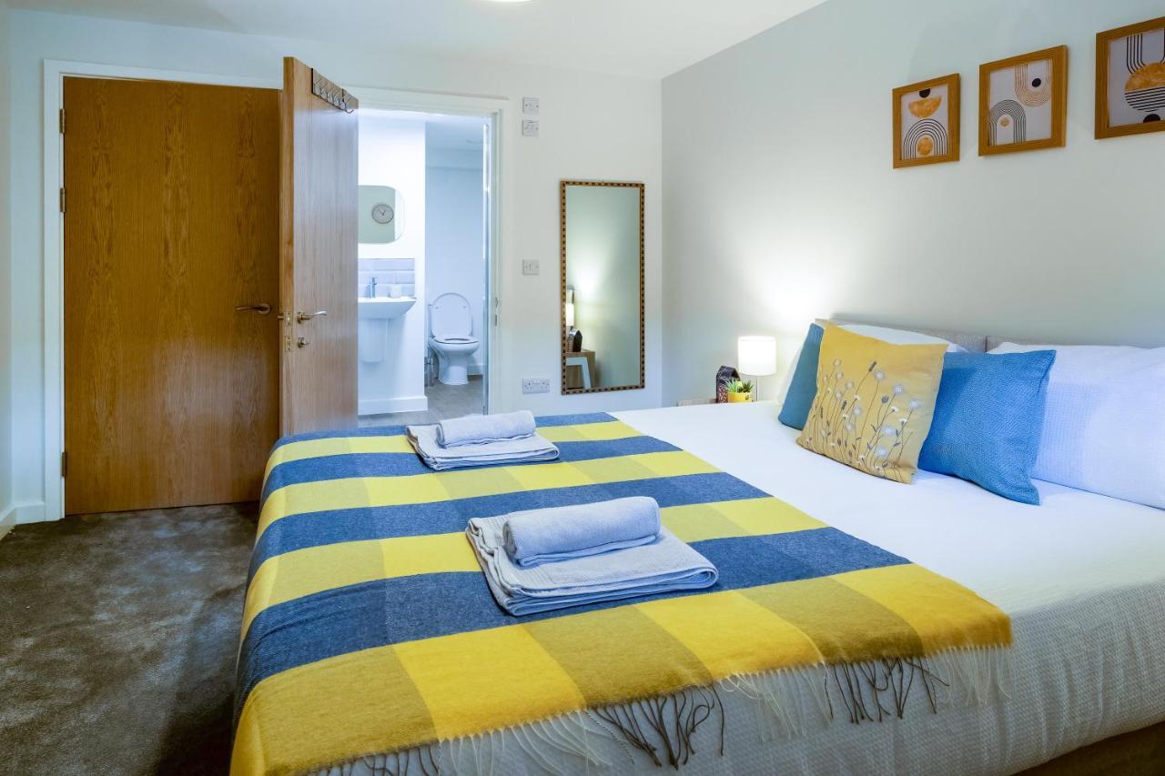 Luton Modern Serviced Accommodation For Contractors, Relocators, Professionals, Tourists And Students - Akugi Homes Екстер'єр фото