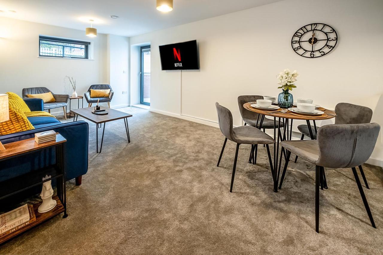 Luton Modern Serviced Accommodation For Contractors, Relocators, Professionals, Tourists And Students - Akugi Homes Екстер'єр фото