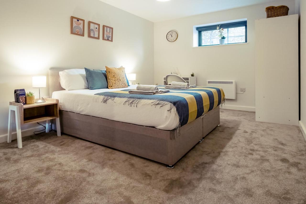 Luton Modern Serviced Accommodation For Contractors, Relocators, Professionals, Tourists And Students - Akugi Homes Екстер'єр фото